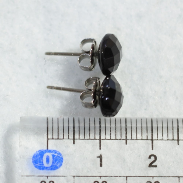 （1件/插座）黑色on瑪瑙/凸圓形切割耳釘（8毫米/鈦金屬柱） 第5張的照片