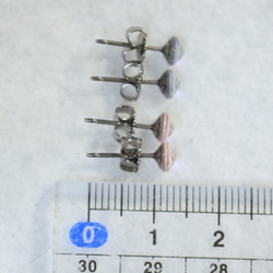 燕子小石耳環（4.8毫米，寧靜的灰色和多灰塵的粉紅色） 第5張的照片