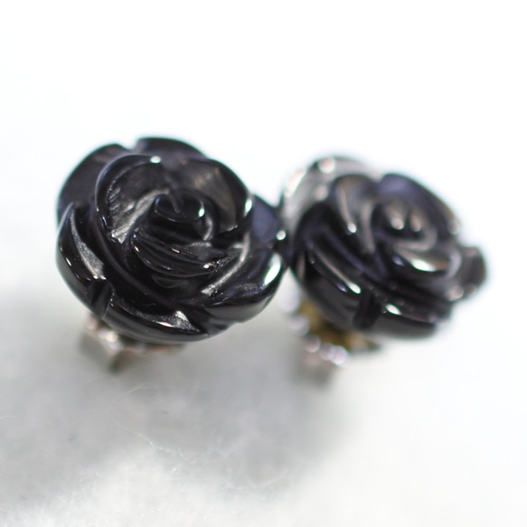 黑色縞瑪瑙玫瑰耳釘（10 毫米，鈦柱） 第2張的照片