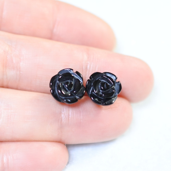 黑色縞瑪瑙玫瑰耳釘（10 毫米，鈦柱） 第4張的照片