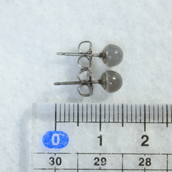 （1 件）灰色月光石耳釘（5 毫米，鈦柱） 第5張的照片