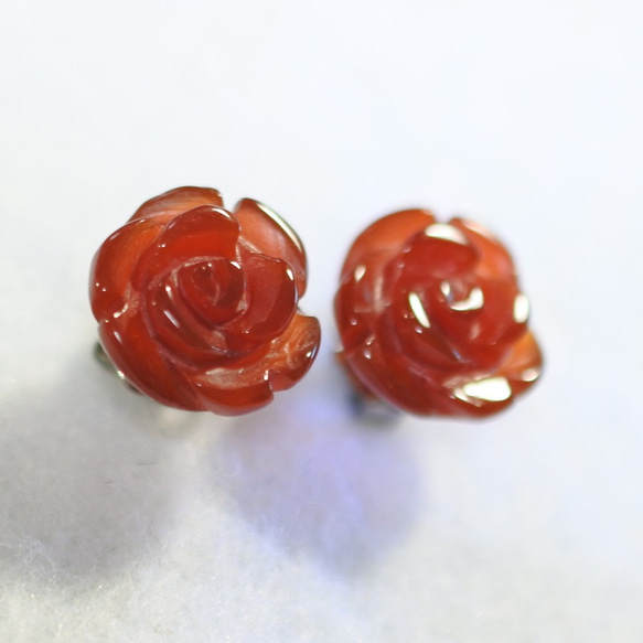 （1 件）紅瑪瑙玫瑰耳釘（10 毫米，鈦柱） 第2張的照片