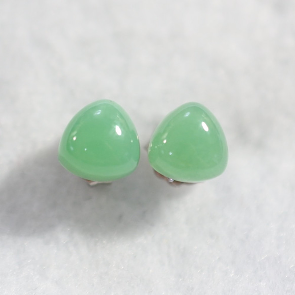 (1 件) Chrysoprase 耳釘 (7mm 鈦晶柱) 第1張的照片