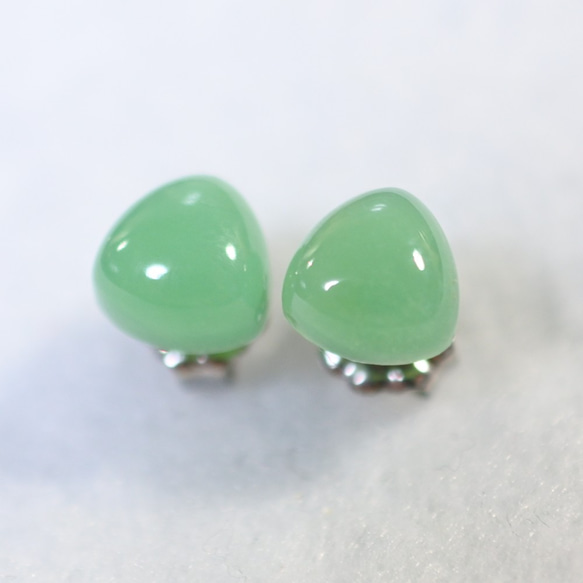 (1 件) Chrysoprase 耳釘 (7mm 鈦晶柱) 第2張的照片