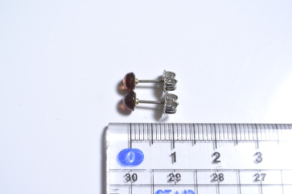 莫桑比克石榴石耳釘（5 毫米，鈦柱） 第5張的照片