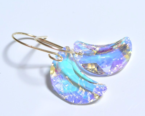 スワロフスキー・Moonペンダントの14kgfピアス（クリスタルオーロラ