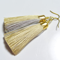絲綢流蘇耳環，金×銀（金鈦鉤） 第2張的照片