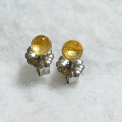 小黃水晶耳釘（4毫米·鈦柱） 第2張的照片