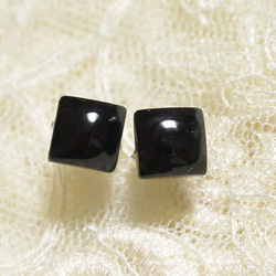 方形黑瑪瑙耳釘（6毫米，鈦金屬耳針） 第3張的照片