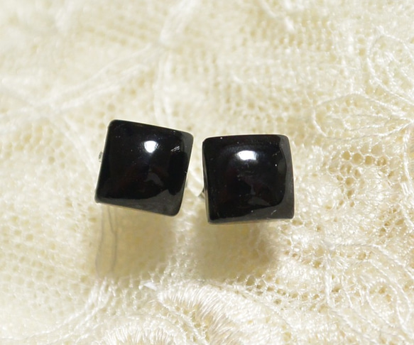 方形黑瑪瑙耳釘（6毫米，鈦金屬耳針） 第3張的照片