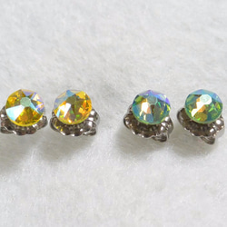 施華洛世奇小石頭集耳環（4.8毫米·水晶微光和微光橄欖石） 第1張的照片
