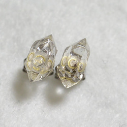 （1点もの）ハーキマーダイヤモンドのスタッドピアス・L（チタンポスト） 3枚目の画像