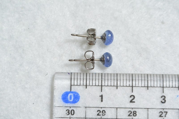 （1分）斯里蘭卡藍色藍寶石耳釘（5×4 mm·鈦柱） 第5張的照片