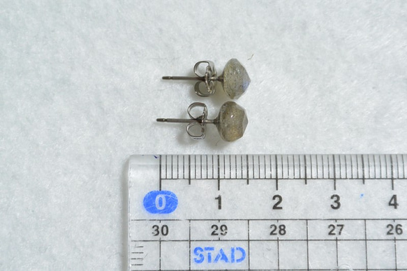 （1分）拉長石·玫瑰形切割耳環（7毫米·鈦柱） 第5張的照片
