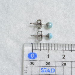 （１点もの）小粒ラリマーのスタッドピアス（4mm・チタンポスト） 5枚目の画像