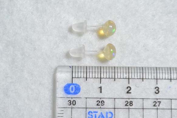 （1分）珍貴蛋白石耳釘（6毫米·樹脂柱） 第5張的照片