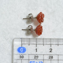 （1分）紅瑪瑙·玫瑰耳釘（8毫米·鈦柱） 第5張的照片
