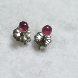 非洲紅寶石耳釘（3毫米·鈦柱） 第1張的照片