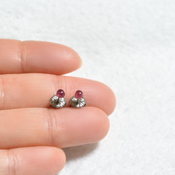 非洲紅寶石耳釘（3毫米·鈦柱） 第4張的照片