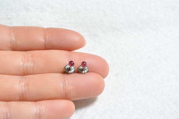 非洲紅寶石耳釘（3毫米·鈦柱） 第4張的照片