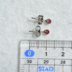 非洲紅寶石耳釘（3毫米·鈦柱） 第5張的照片