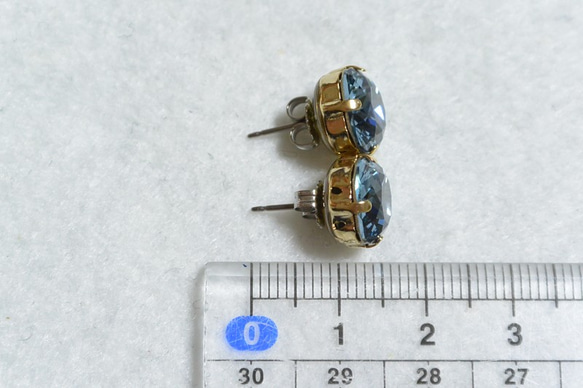 施華洛世奇，大號珠寶飾物耳環（10毫米墊形切割，牛仔藍，鈦金屬柱） 第5張的照片