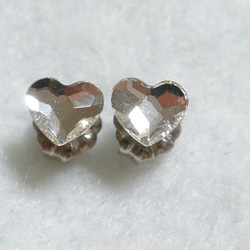 Swarovski Little Heart 耳環（水晶鈦金屬柱） 第3張的照片