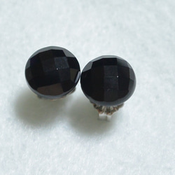 黑色瑪瑙凸圓形切割耳釘（8毫米，鈦金屬柱） 第3張的照片