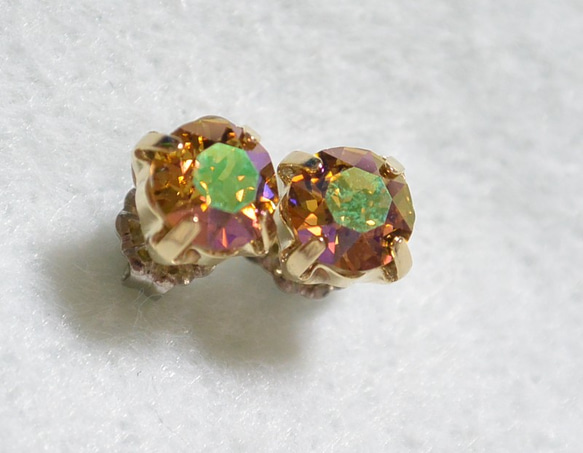 施華洛世奇稀有彩色Chaton耳環（6毫米，淺科羅拉多黃玉發光綠色） 第2張的照片
