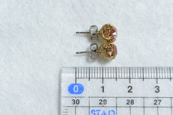 施華洛世奇稀有彩色Chaton耳環（6毫米，淺科羅拉多黃玉發光綠色） 第5張的照片