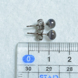 （１点もの）アイオライトのスタッドピアス（5mm・チタンポスト） 5枚目の画像