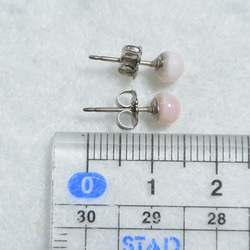 （一分）粉紅色蛋白石耳釘（5毫米鈦柱） 第5張的照片