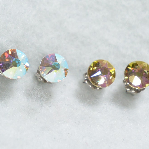 スワロフスキーのセットピアス（6mm・クリスタルオーロラ