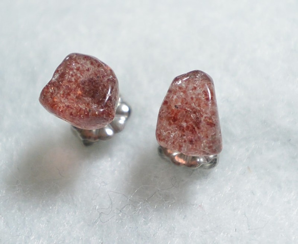 （一分）粉紅色Epidote耳釘（天然翻滾鈦金屬耳環） 第3張的照片