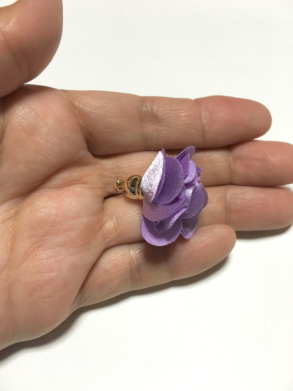 紫の花のチャーム 3枚目の画像