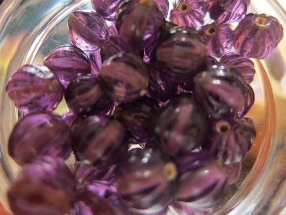 丸いストライプ柄 グラスビーズ amethyst violet 30個 3枚目の画像