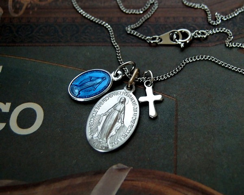 パリのメダイ教会で入手！【不思議のメダイ】の重ね付けネックレス