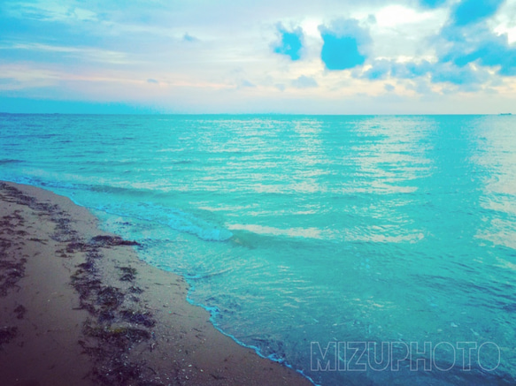 陶酔の蒼 〜沖縄の風景をあなたのお部屋に〜【写真サイズやパネル加工・フレーム付きが選べる】 4枚目の画像