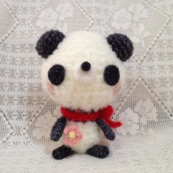 高さ8㎝)ダーニング刺繍のぺったんこくまキーホルダー ぬいぐるみ