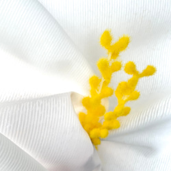 ミモザとプリザーブドフラワーのコサージュ 6枚目の画像