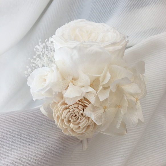 コサージュプリザーブドフラワー  White 1枚目の画像