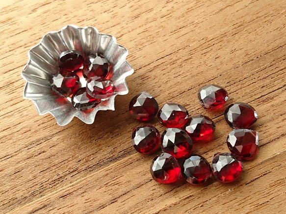 14kgf　モザンビークガーネットのひと粒雫チャーム 14kgf モザンビークガーネットのひと粒雫チャーム アクセサリー