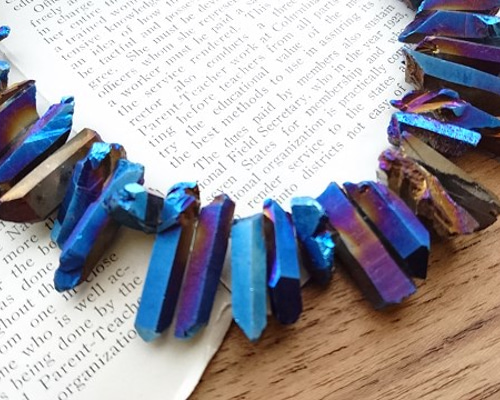 ポイントクォーツビーズ(メタリックブルー)6粒(バラ売り可能) 天然石