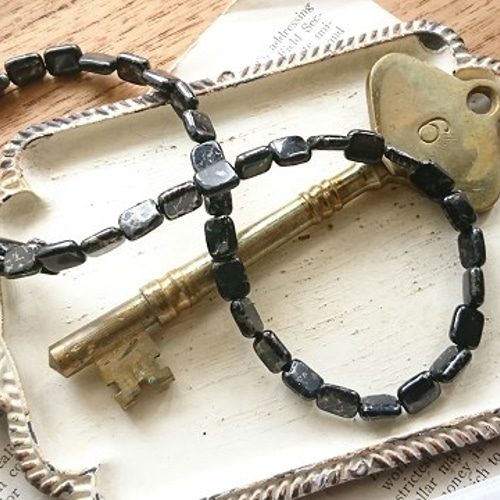 マトリックスパイライトスクエアビーズ6粒(バラ売り可能) 天然石