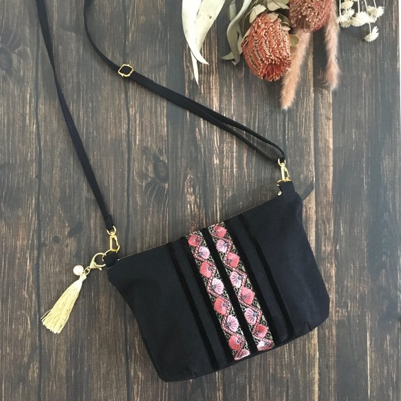 インド刺繍リボン× 帆布　ハンドメイド　ボディバッグ　クリスマス　プレゼント インド刺繍リボンと帆布のショルダー◇オリエンタルpink
