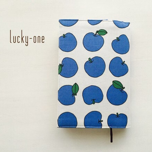 青リンゴ柄ブックカバー(再販) ブックカバー lucky-one 通販