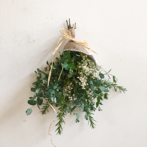 ドライフラワー ユーカリとローズマリー、かすみ草のスワッグ ドライ