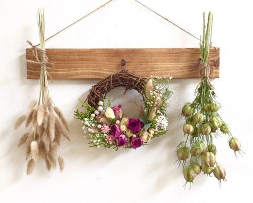 ドライフラワー 薔薇とかすみ草のリース、ラグラスのスワッグ