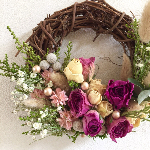 ドライフラワー 薔薇とかすみ草のリース、ラグラスのスワッグ
