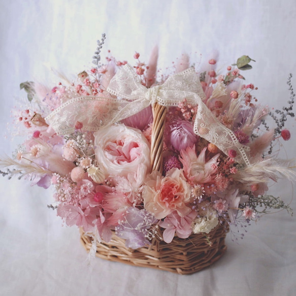 Sweet pinky flower basket／　甘いピンクのフラワーバスケット 1枚目の画像